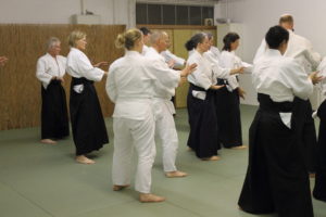Aikido - Aufwärmen am Anfang